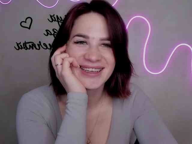 EllyBurton webcam