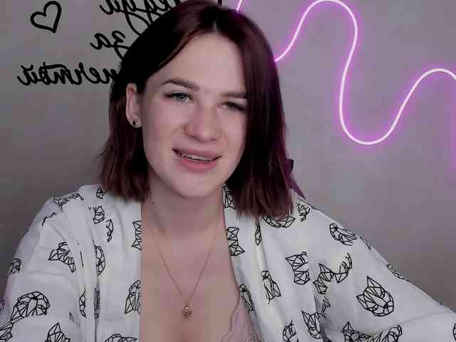 EllyBurton webcam