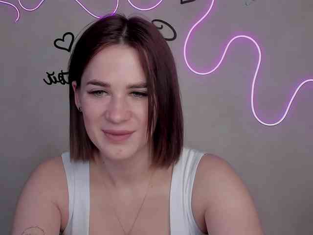 EllyBurton webcam