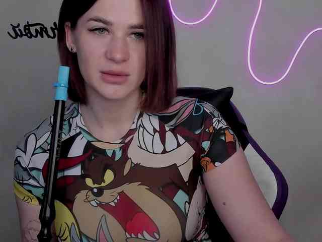 EllyBurton webcam