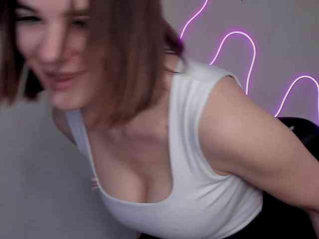 EllyBurton webcam