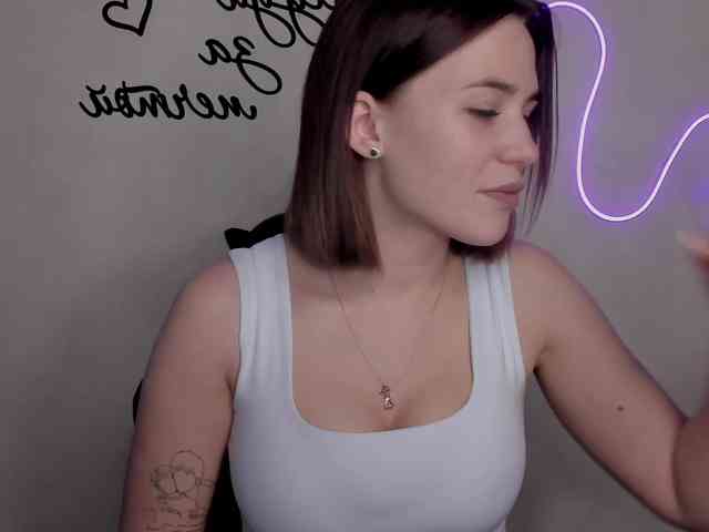EllyBurton webcam
