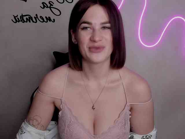 EllyBurton webcam