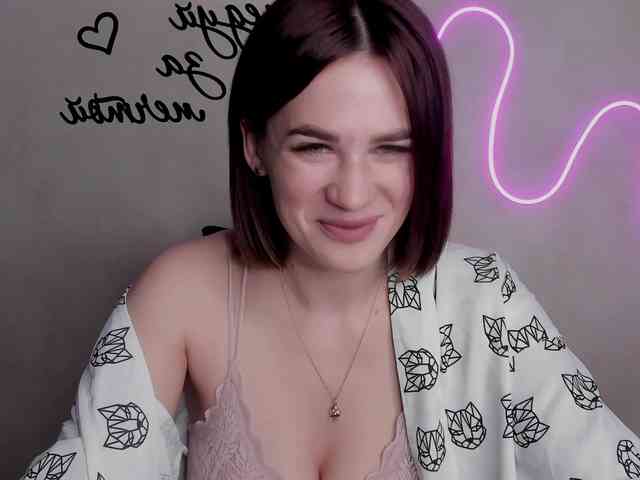 EllyBurton webcam