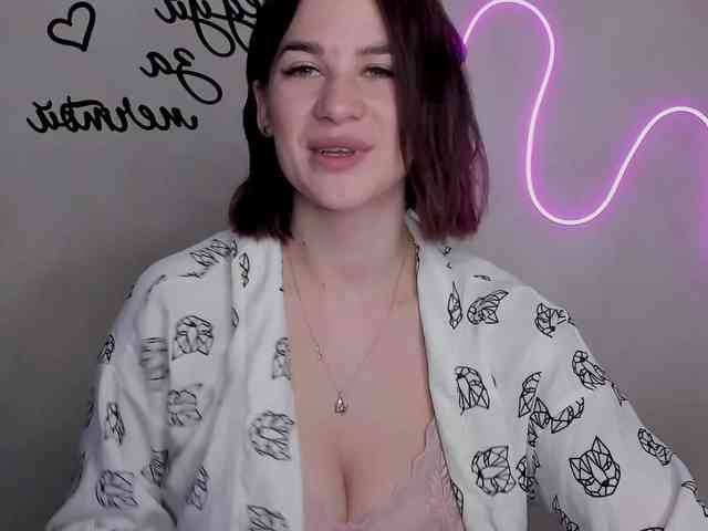 EllyBurton webcam