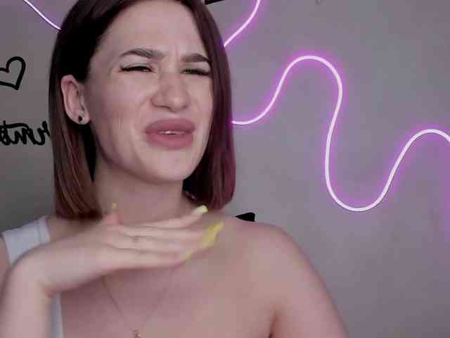 EllyBurton webcam