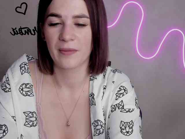 EllyBurton webcam