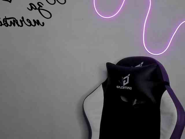 EllyBurton webcam