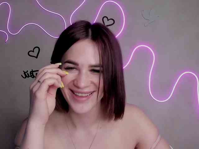 EllyBurton webcam