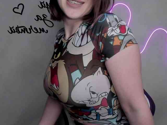 EllyBurton webcam