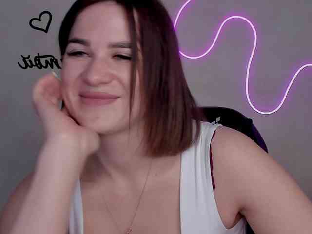 EllyBurton webcam
