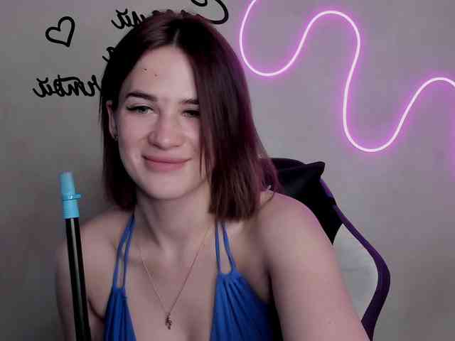 EllyBurton webcam