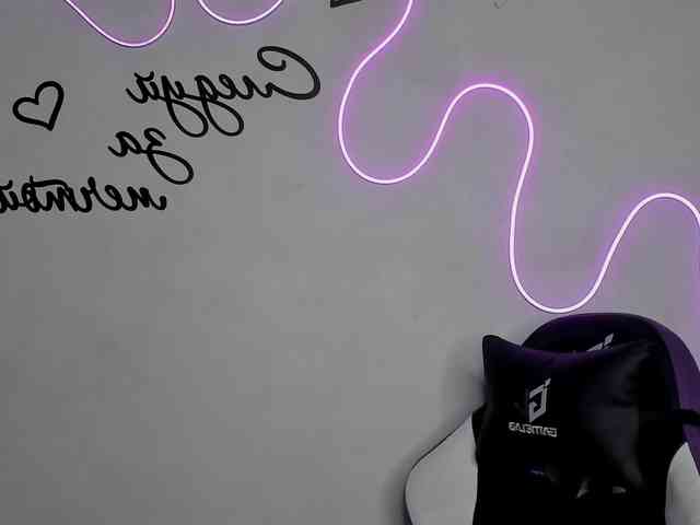 EllyBurton webcam