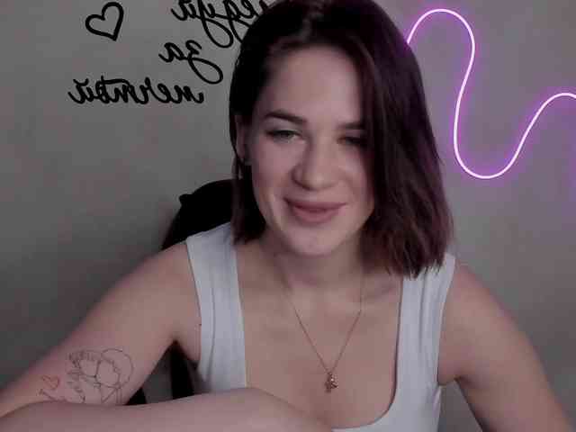 EllyBurton webcam