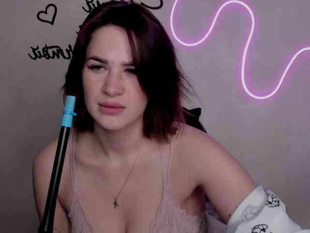 EllyBurton webcam