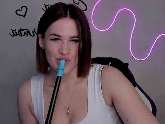EllyBurton webcam
