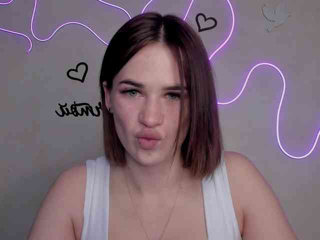 EllyBurton webcam