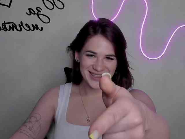 EllyBurton webcam