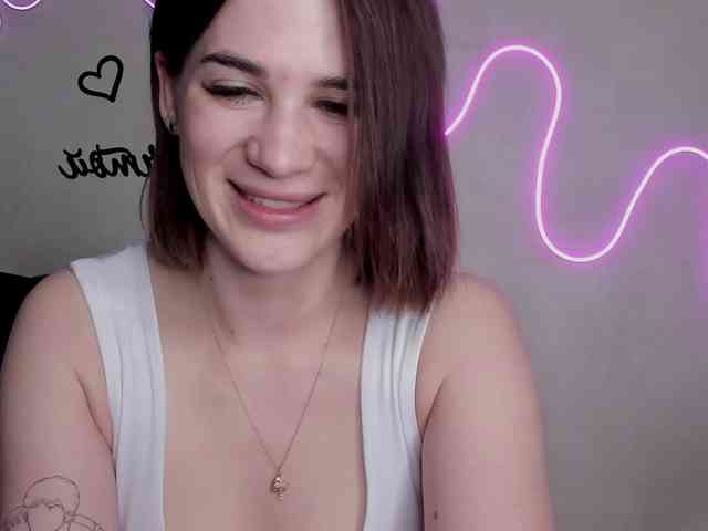 EllyBurton webcam