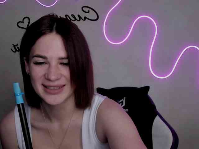 EllyBurton webcam