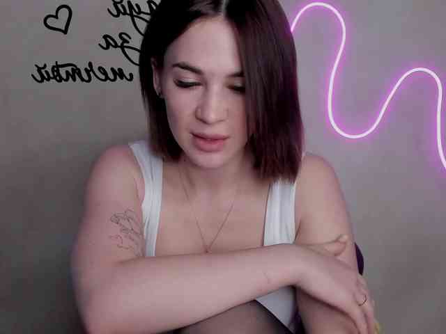 EllyBurton webcam