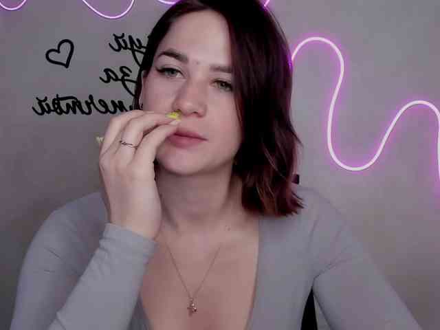 EllyBurton webcam