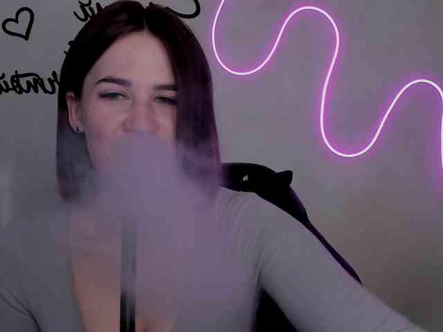 EllyBurton webcam