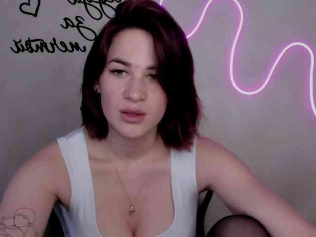 EllyBurton webcam