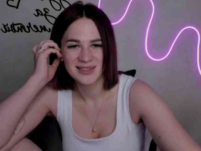 EllyBurton webcam