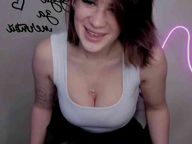 EllyBurton webcam