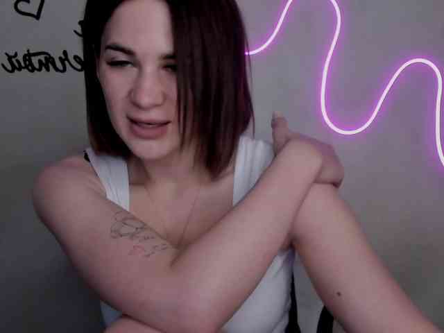 EllyBurton webcam