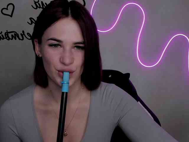 EllyBurton webcam