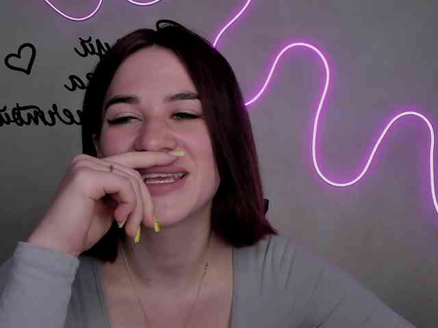 EllyBurton webcam