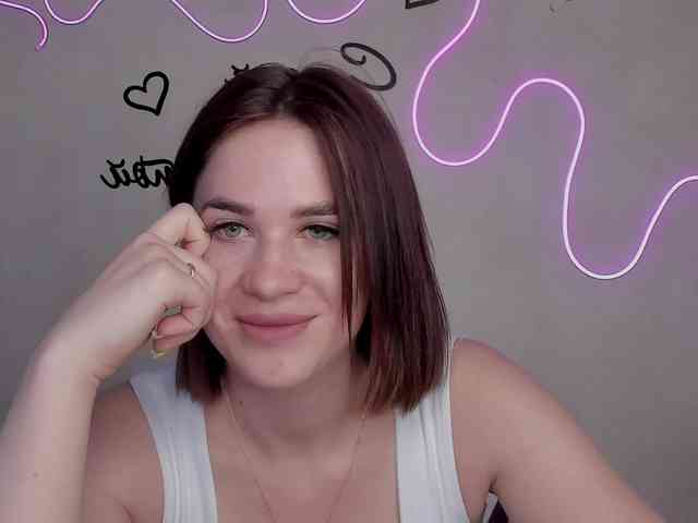 EllyBurton webcam