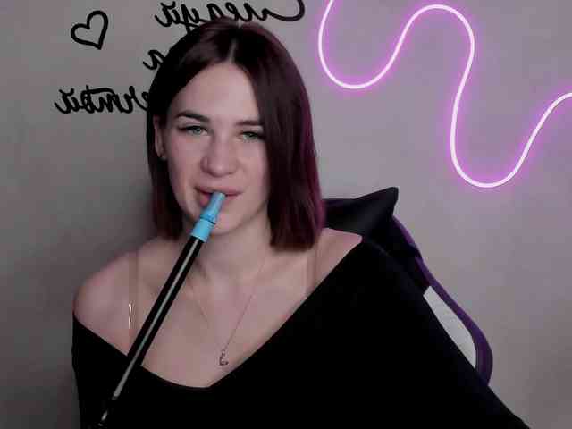 EllyBurton webcam