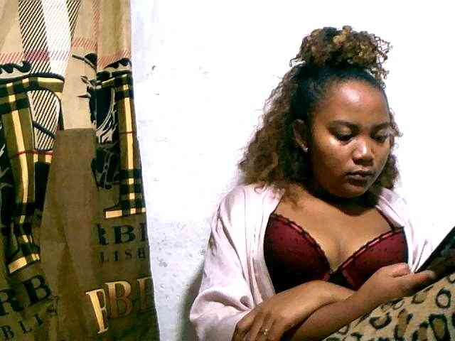 Nathasweete22 webcam
