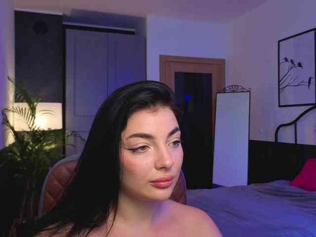 NaynaVelvet webcam