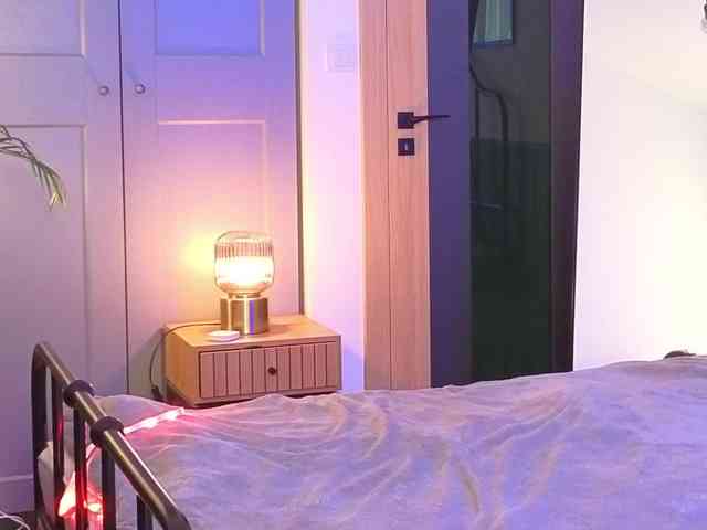 NaynaVelvet webcam