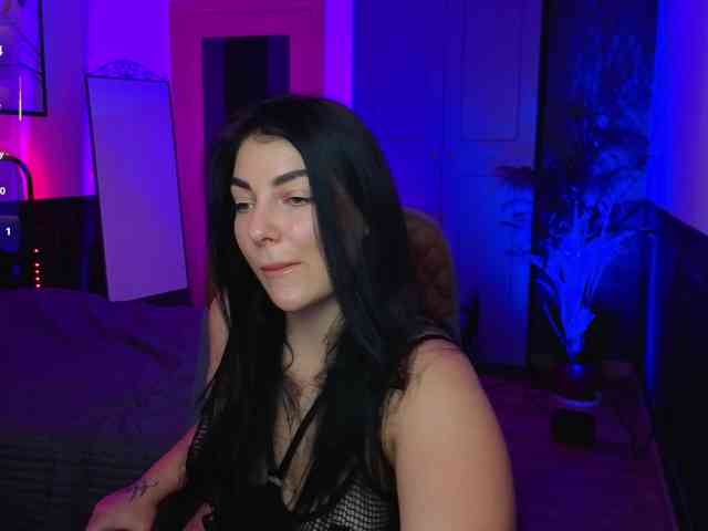 NaynaVelvet webcam