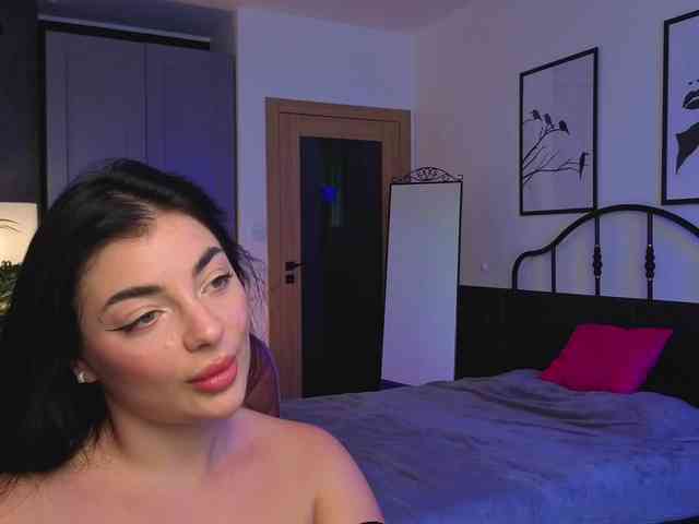 NaynaVelvet webcam