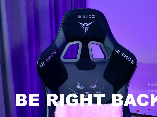 MiaScarlet's BongaCams show and profile