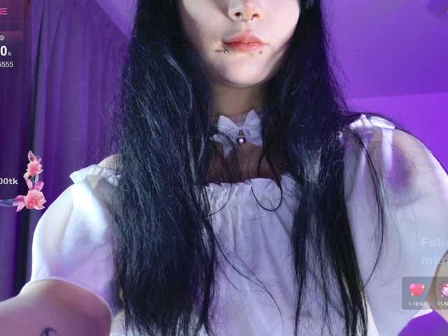 MiaScarlet's BongaCams show and profile