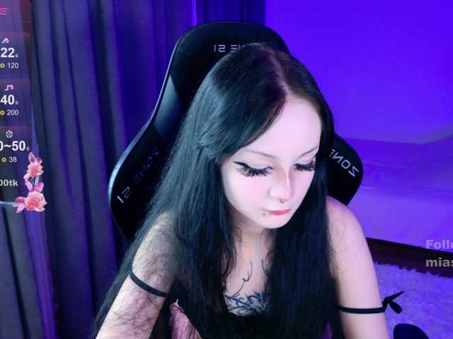 MiaScarlet's BongaCams show and profile