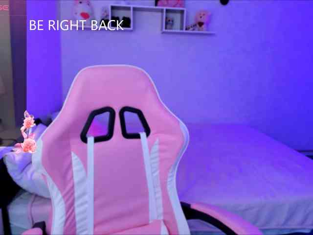MiaScarlet webcam