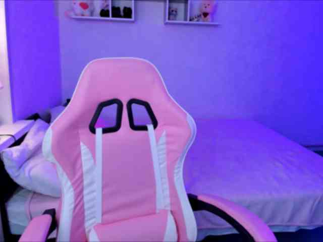 MiaScarlet webcam