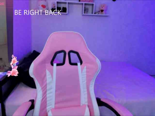 MiaScarlet webcam