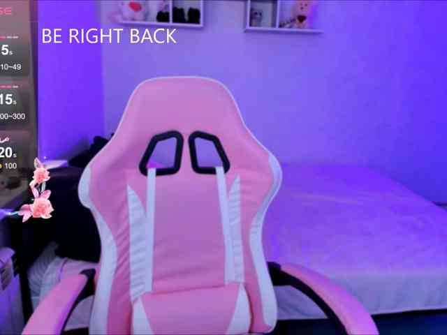 MiaScarlet webcam