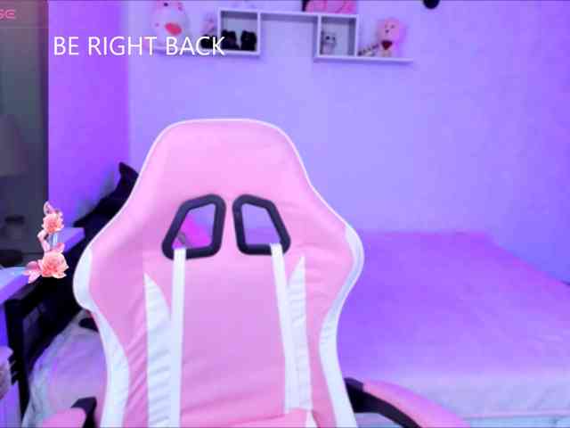 MiaScarlet webcam