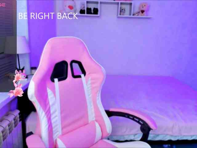 MiaScarlet webcam