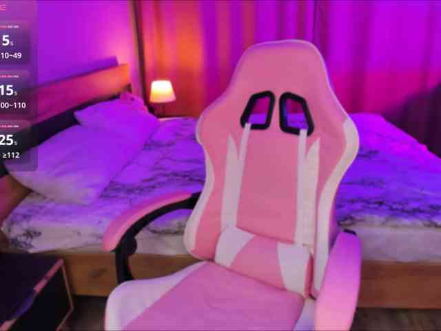 MiaScarlet webcam